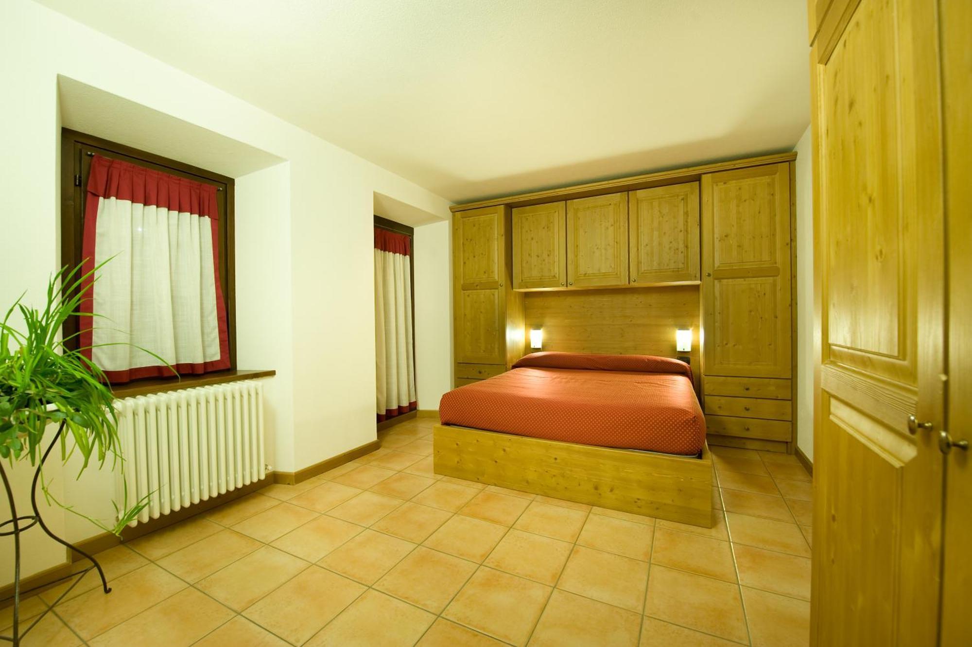 Residence Deborah Мадезімо Екстер'єр фото